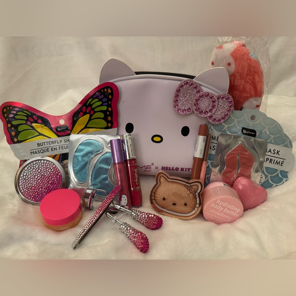 Hello Kitty by Crème Shop Cosmetic Bag and Makeup